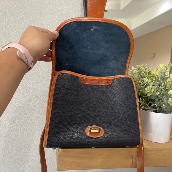 Vintage Dooney & Bourne Essex Pebbled Leather Crossbody - Picture 5 of 17